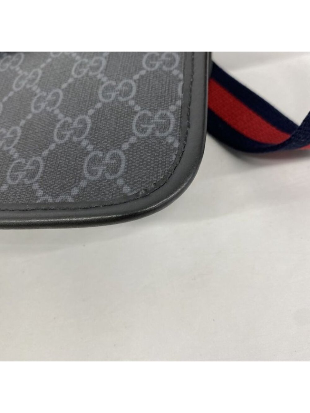 Gucci Waist Bag GG Supreme Black Gray Silver - Picture 8 of 10